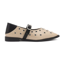Pointy Toe Grommet Mary Jane Vernis