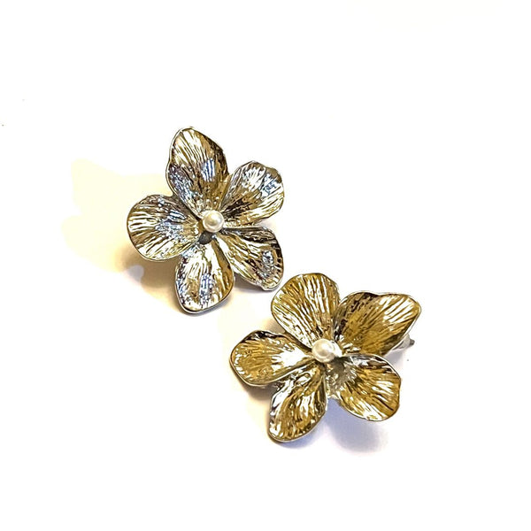 Pearlized Flower Earrings