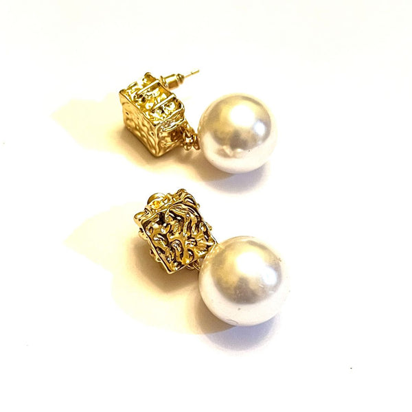 Statement Pearls Earrings